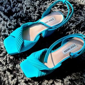 Steve Madden Teal Platform Sandals NWT